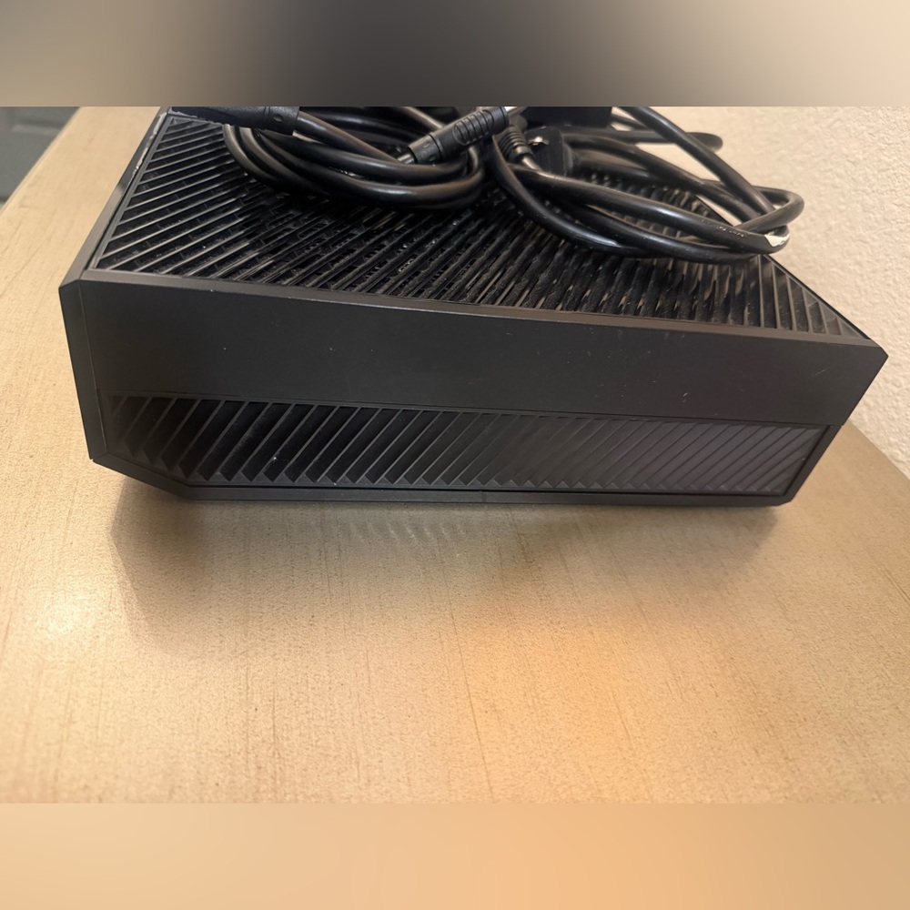 XBOX One Gaming Console - Picture 3 of 10